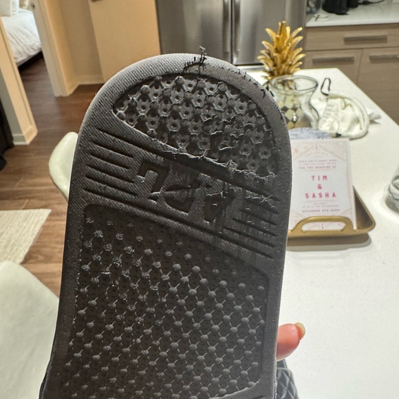 APL Lusso Slides - Picture 5 of 5